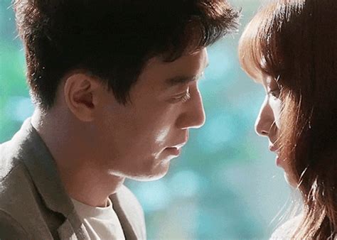 korean drama kiss gif